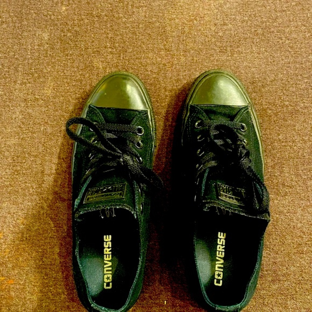 Black Low-top Converse - Picture 3 of 5